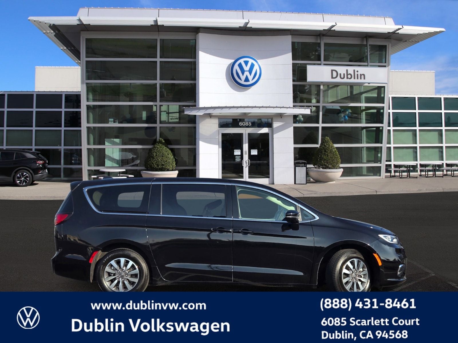 2024 Chrysler Pacifica Hybrid Select