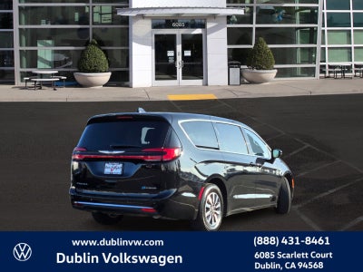 2024 Chrysler Pacifica Hybrid Select