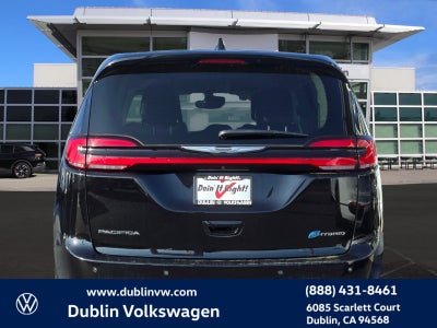 2024 Chrysler Pacifica Hybrid Select