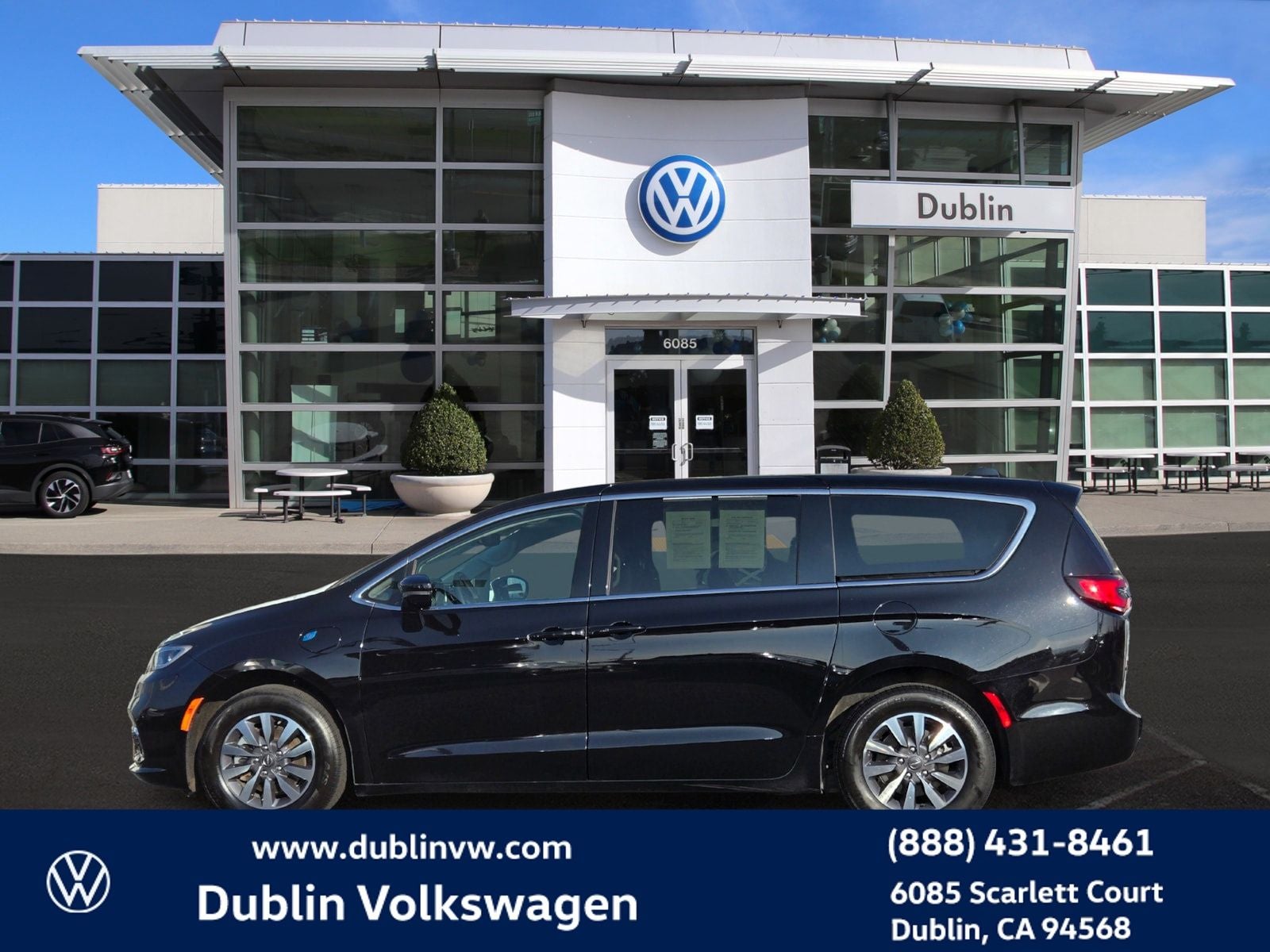 2024 Chrysler Pacifica Hybrid Select