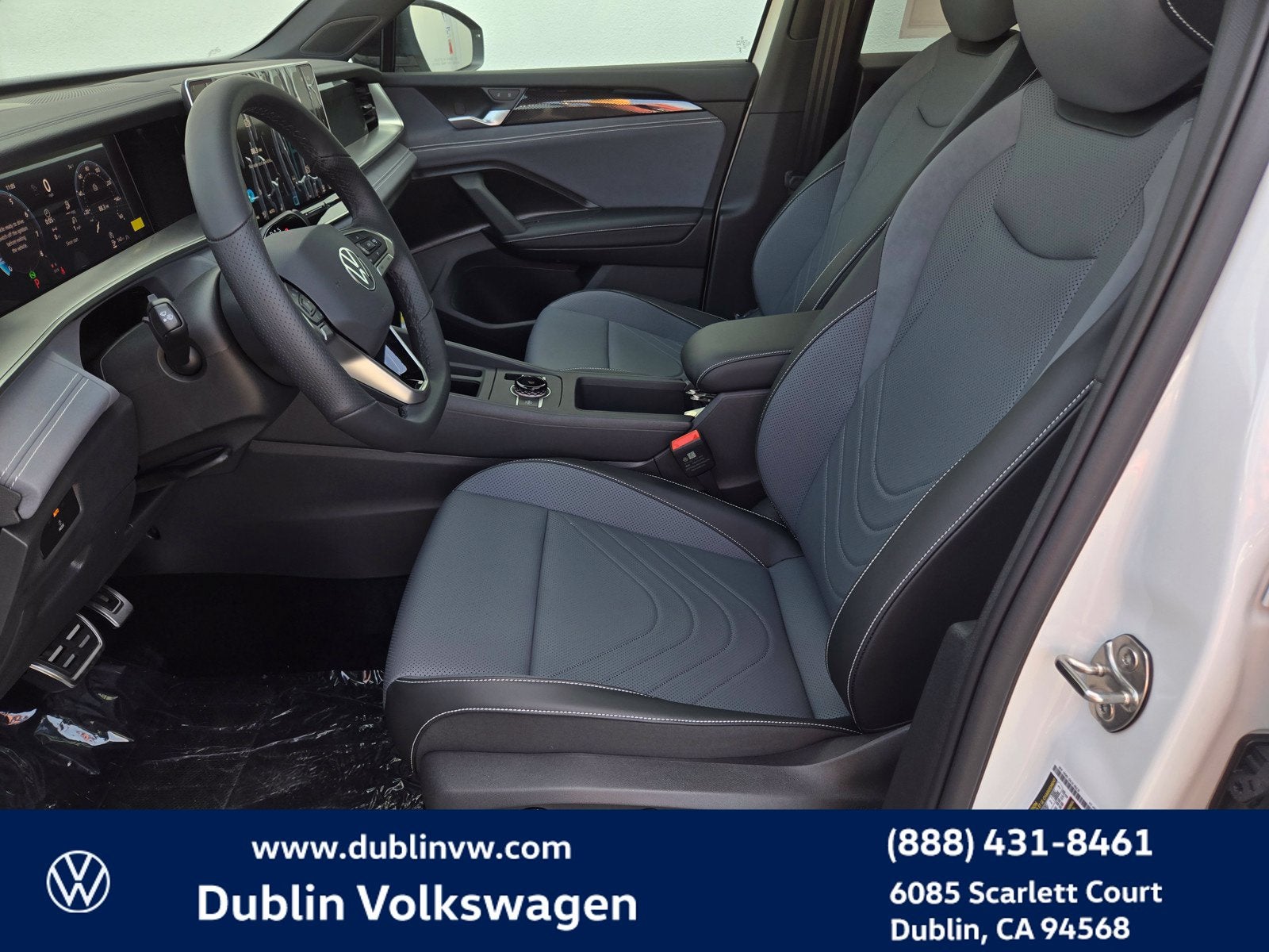 2026 Volkswagen Tiguan 2.0T SE R-Line Black