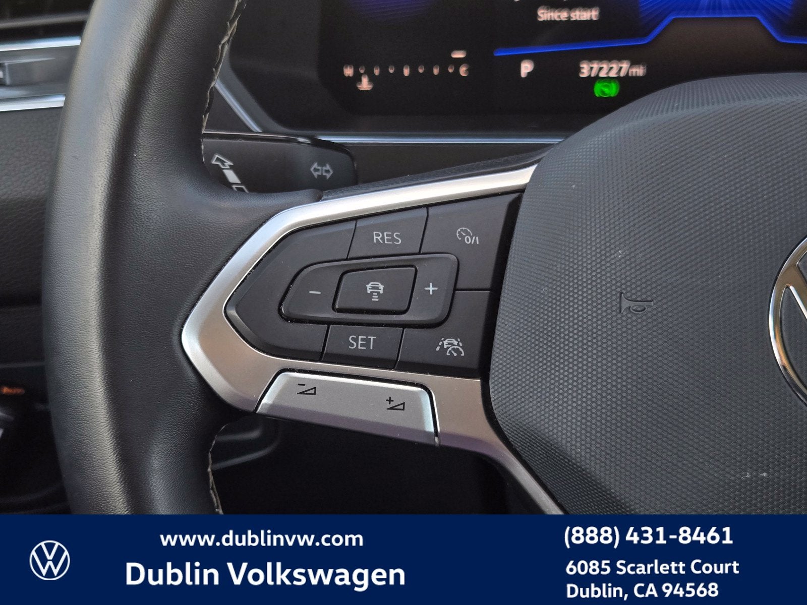 2023 Volkswagen Tiguan 2.0T SE