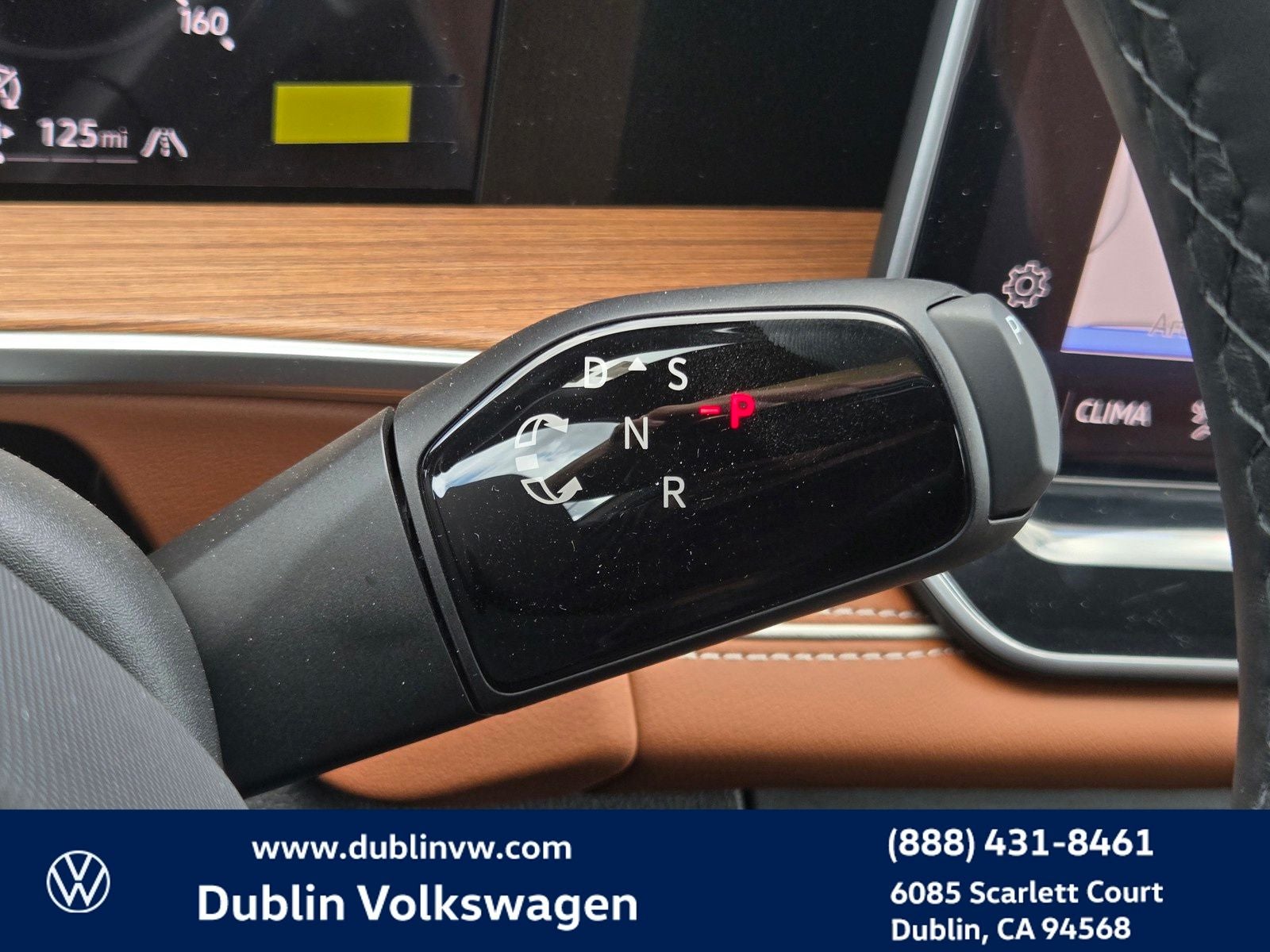 2026 Volkswagen Tiguan 2.0T SEL R-Line