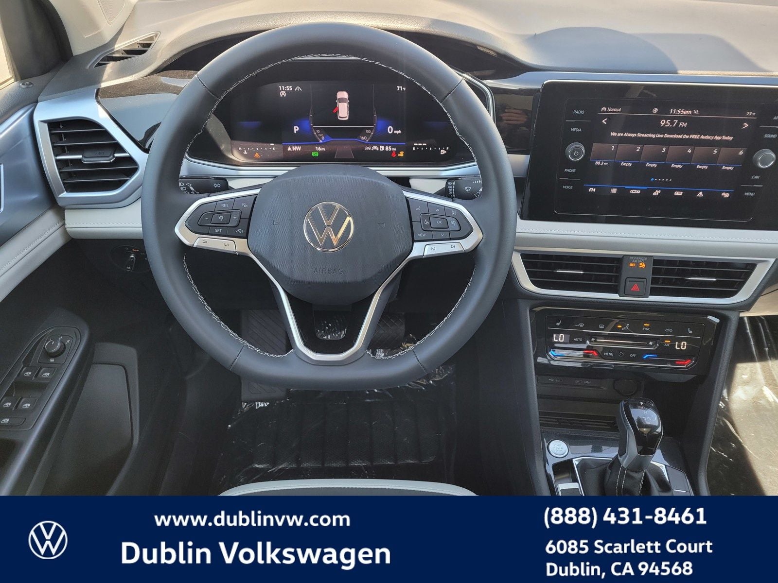 2025 Volkswagen Taos 1.5T SE