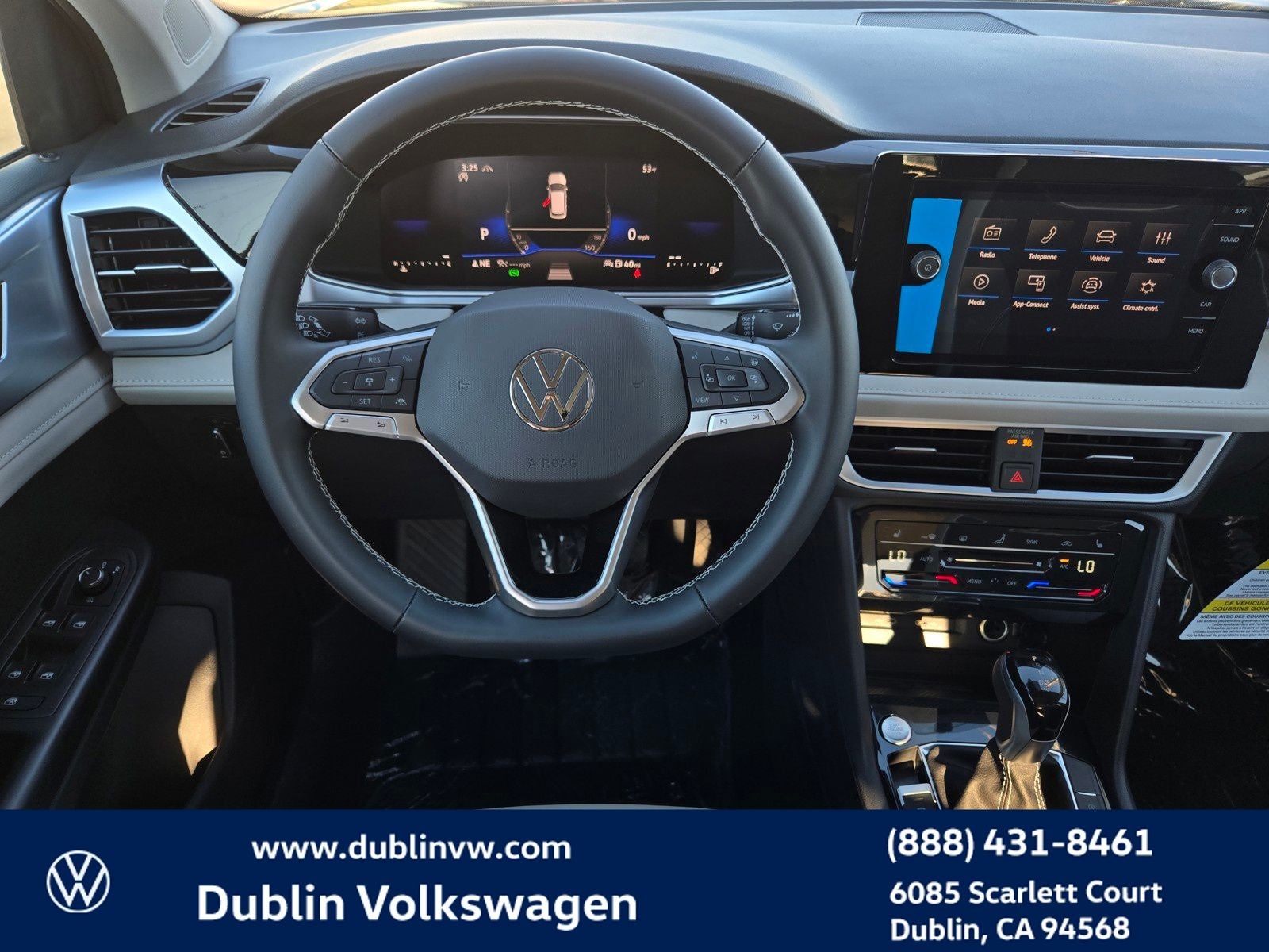 2025 Volkswagen Taos 1.5T SE