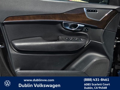 2019 Volvo XC90 Hybrid T8 Momentum