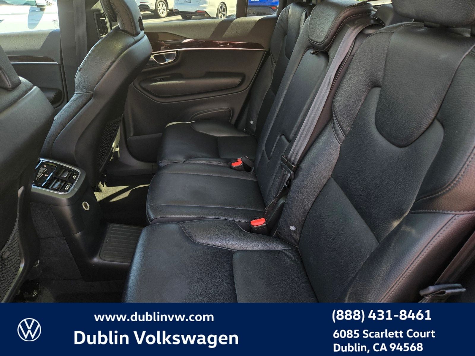 2019 Volvo XC90 Hybrid T8 Momentum