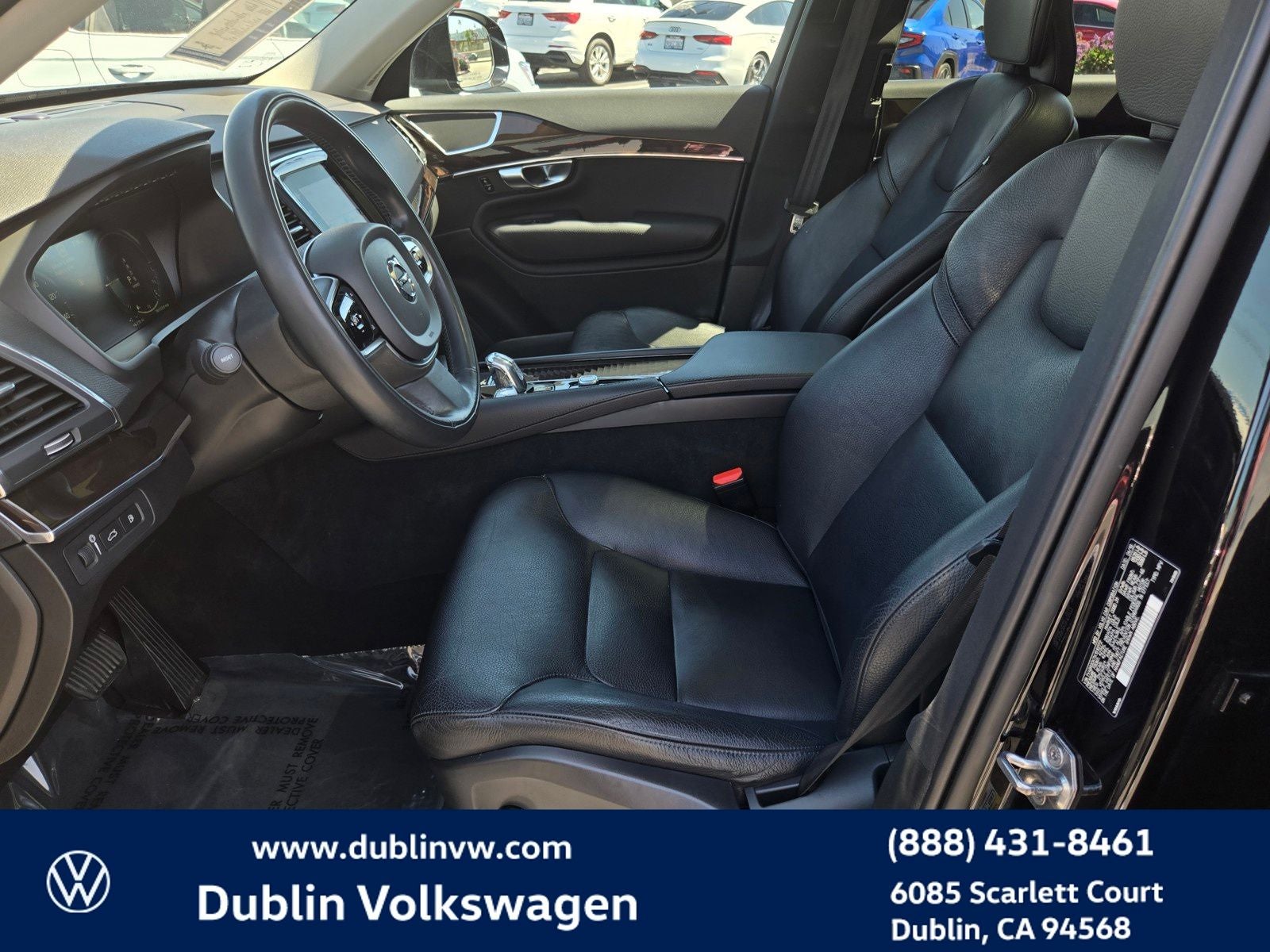 2019 Volvo XC90 Hybrid T8 Momentum