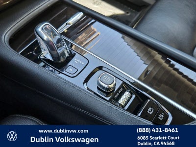 2019 Volvo XC90 Hybrid T8 Momentum