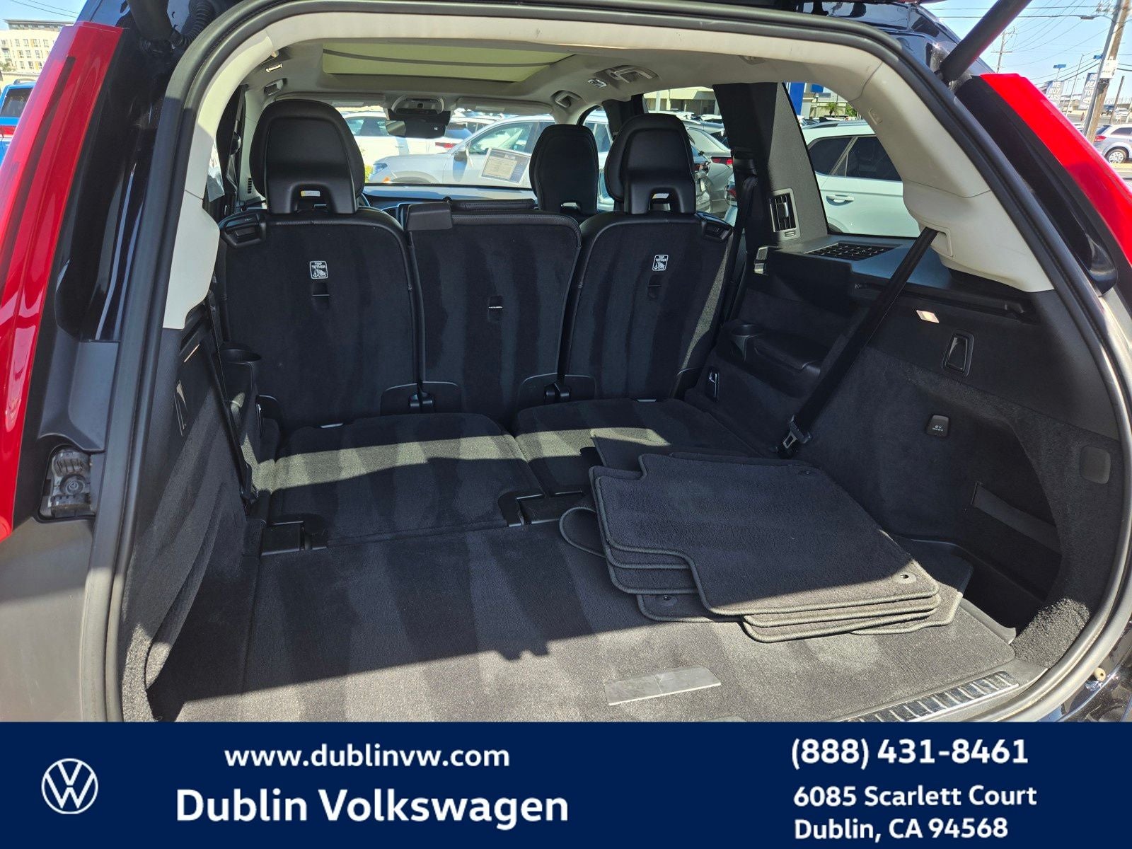2019 Volvo XC90 Hybrid T8 Momentum