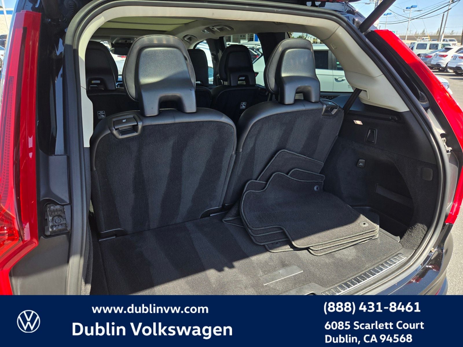 2019 Volvo XC90 Hybrid T8 Momentum