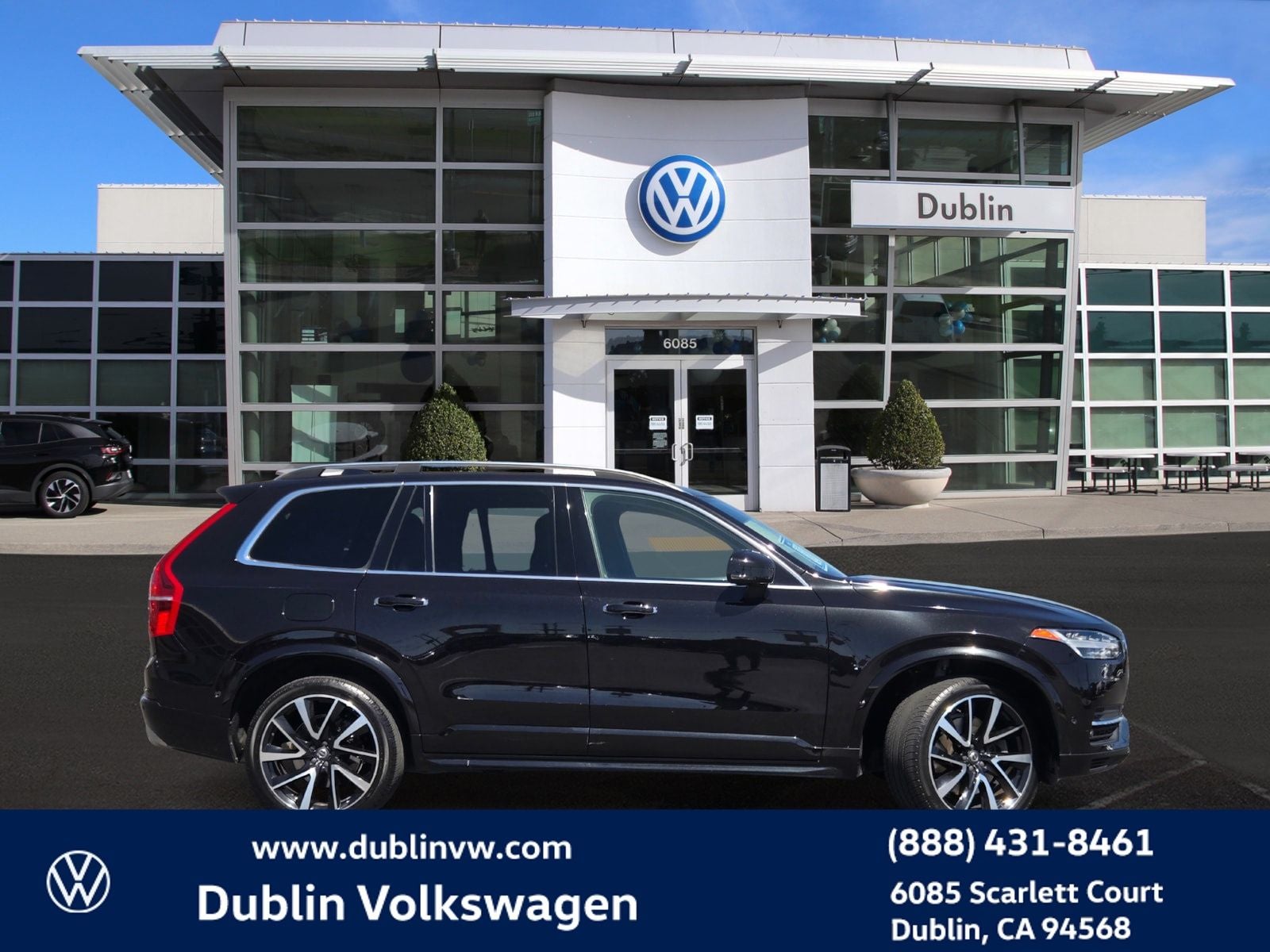2019 Volvo XC90 Hybrid T8 Momentum