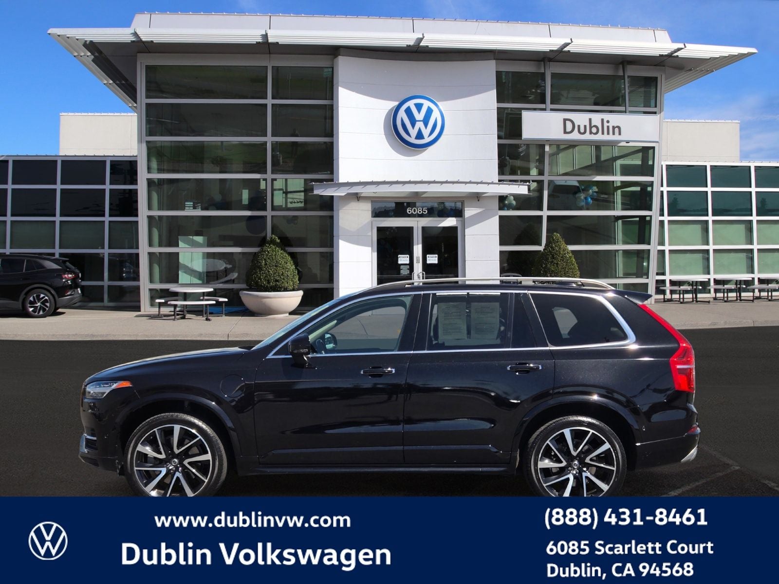 2019 Volvo XC90 Hybrid T8 Momentum