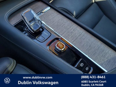 2022 Volvo XC90 Recharge Plug-In Hybrid T8 Inscription Expression 7 Passenger