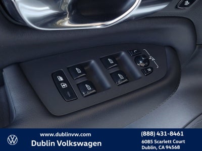 2023 Volvo XC90 Recharge Plug-In Hybrid T8 Plus Bright Theme 7 Passenger