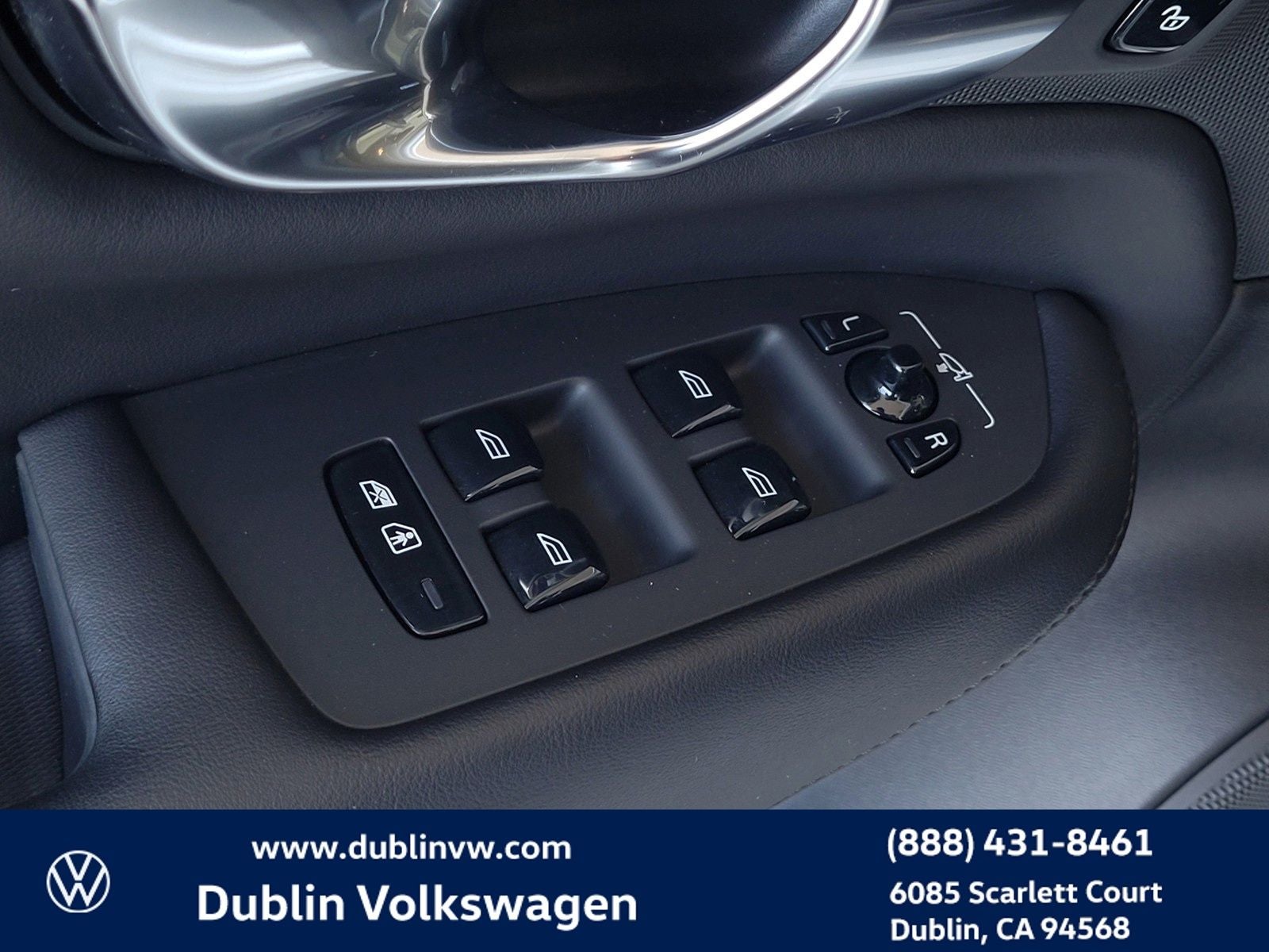 2023 Volvo XC90 Recharge Plug-In Hybrid T8 Plus Bright Theme 7 Passenger