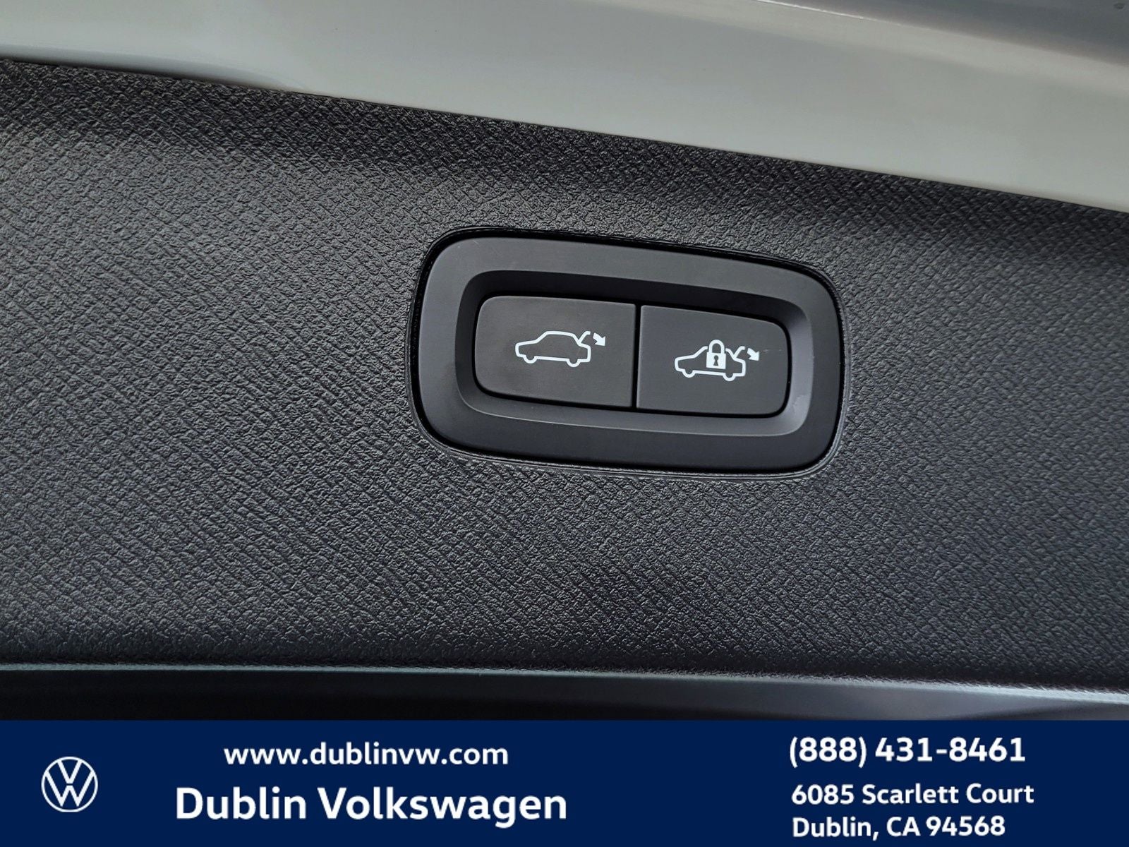 2023 Volvo XC90 Recharge Plug-In Hybrid T8 Plus Bright Theme 7 Passenger