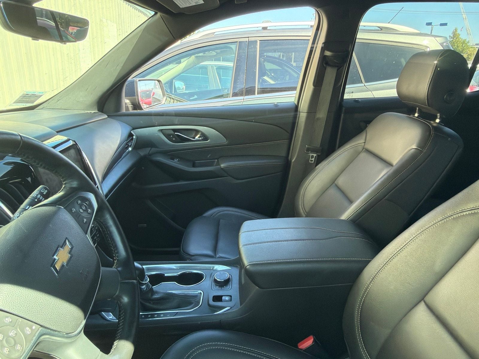 2022 Chevrolet Traverse LT Leather