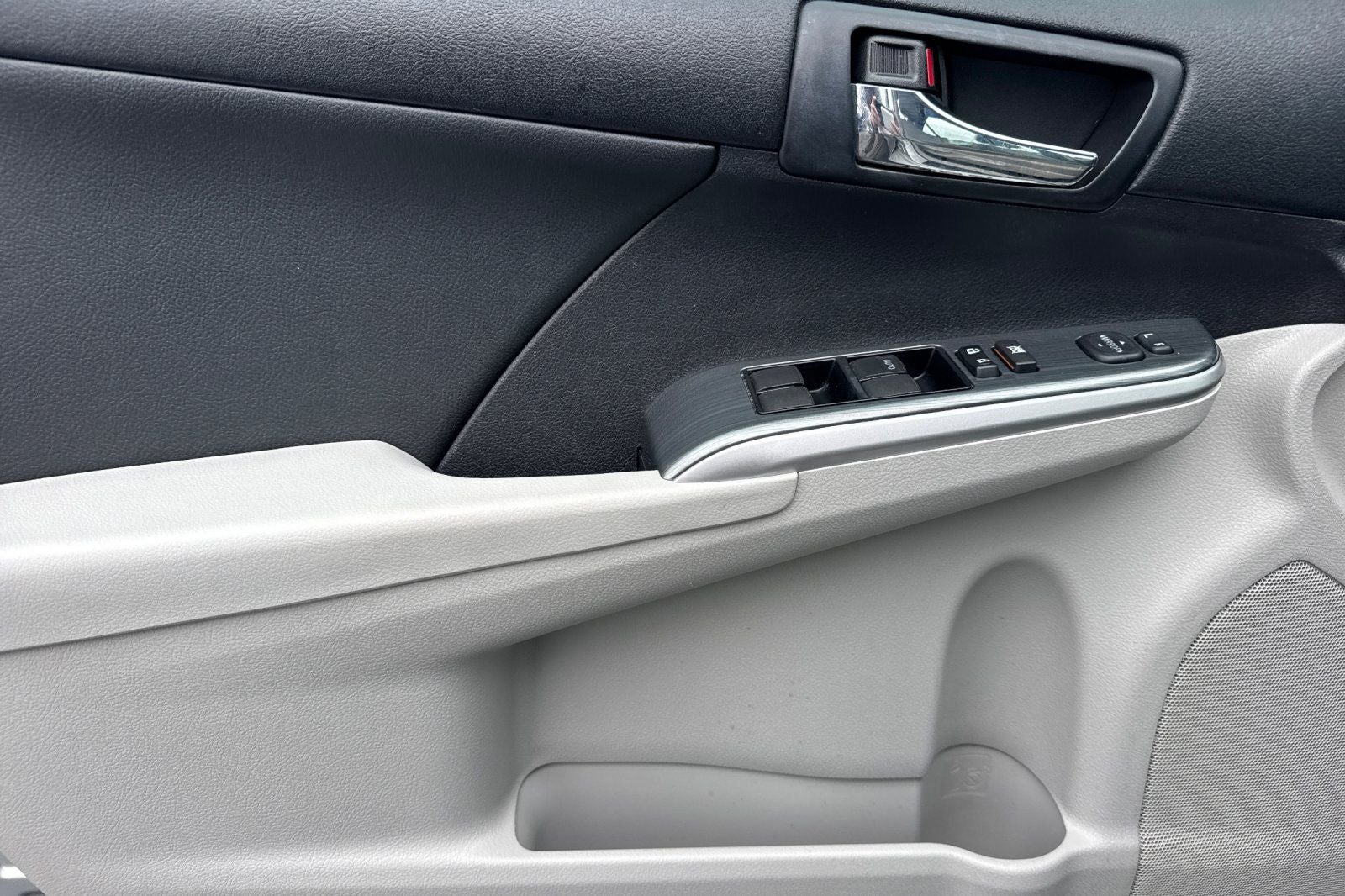 2014 Toyota Camry Hybrid LE