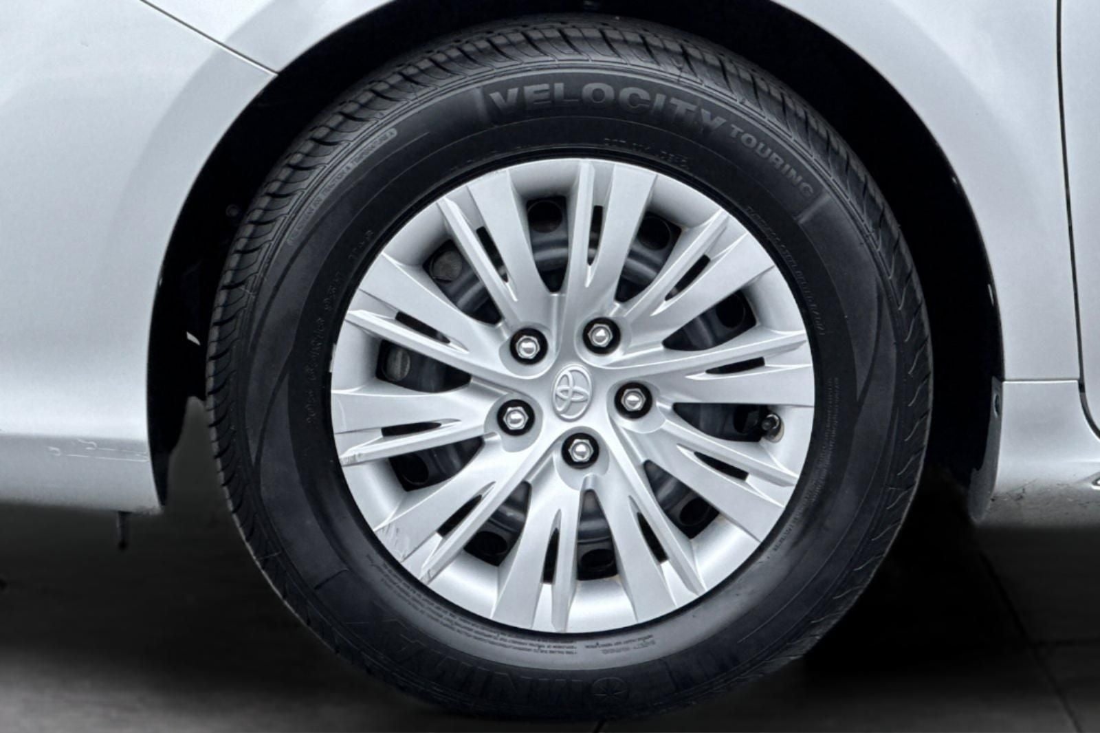 2014 Toyota Camry Hybrid LE