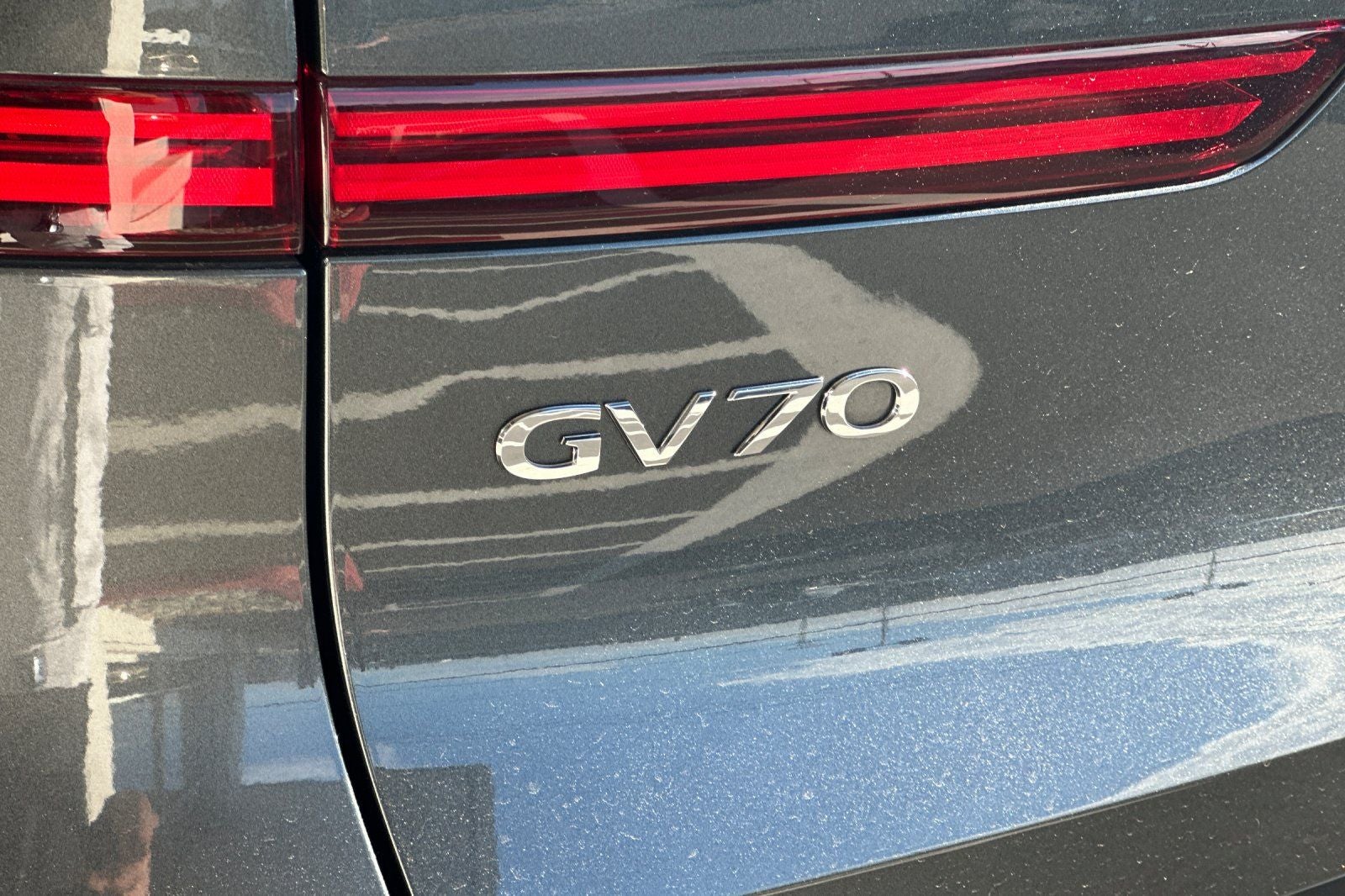 2024 Genesis GV70 2.5T