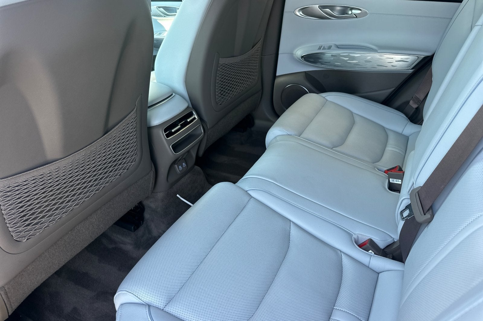 2026 Genesis Electrified GV70 19"