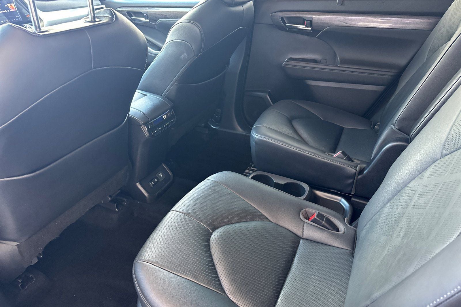 2020 Toyota Highlander Hybrid Platinum