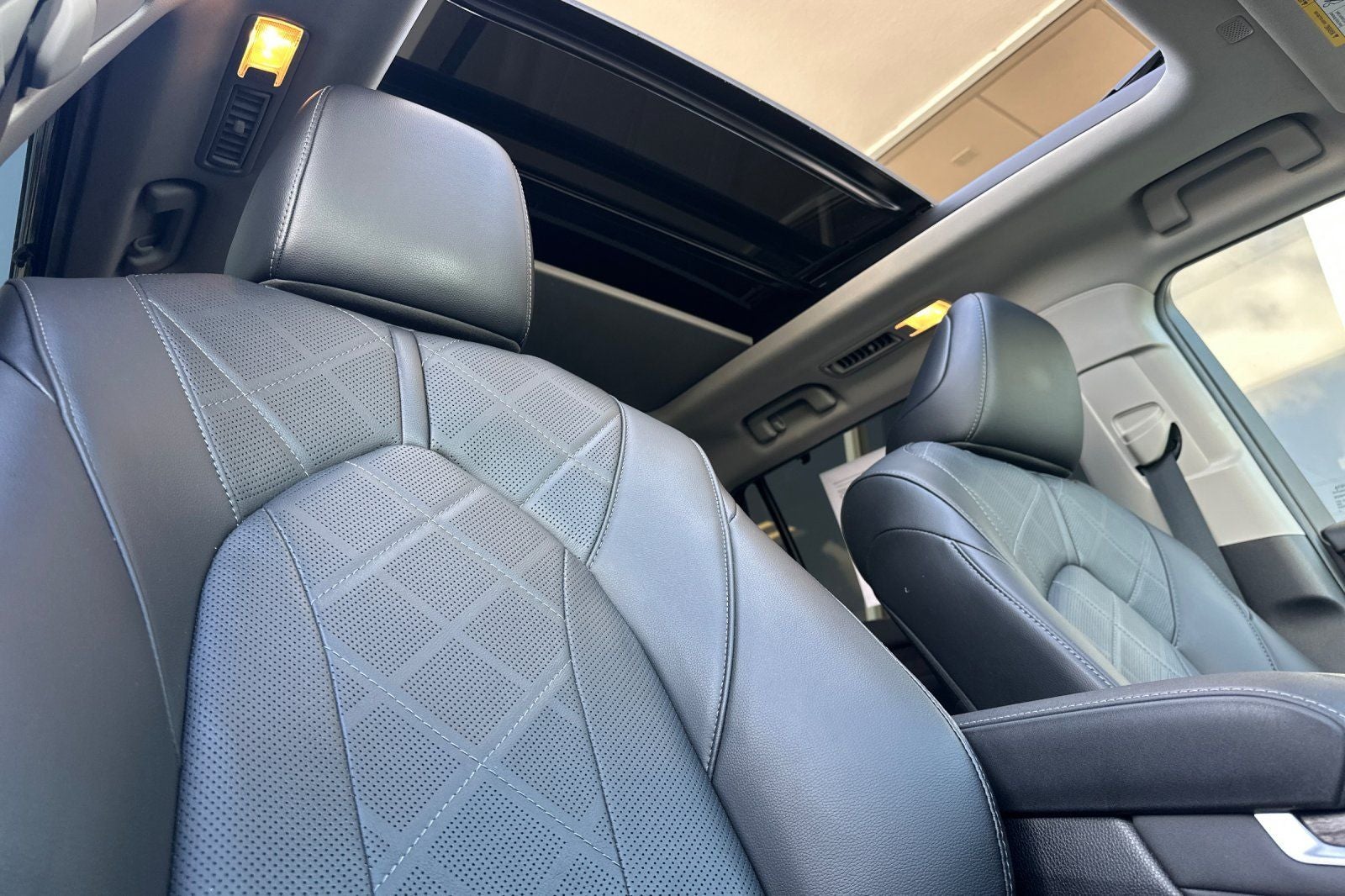 2020 Toyota Highlander Hybrid Platinum