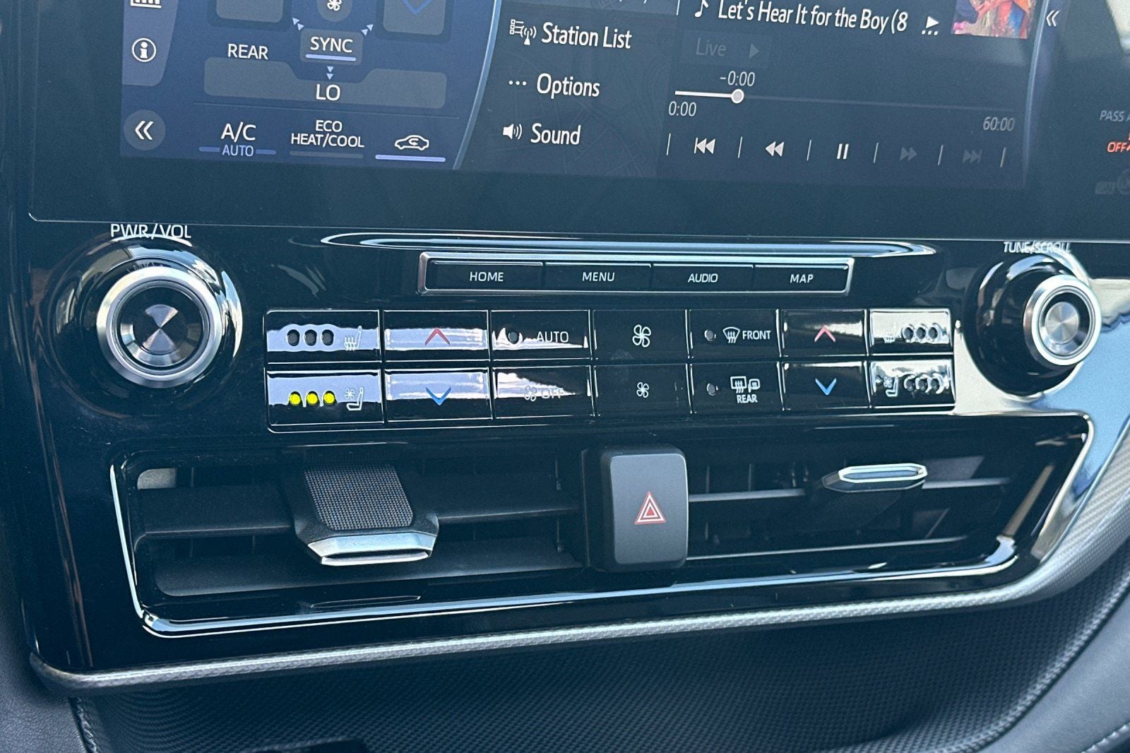 2020 Toyota Highlander Hybrid Platinum