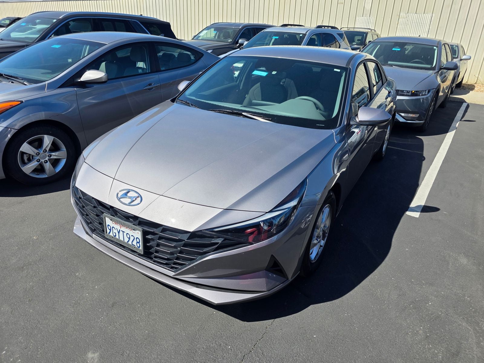 2023 Hyundai Elantra SE