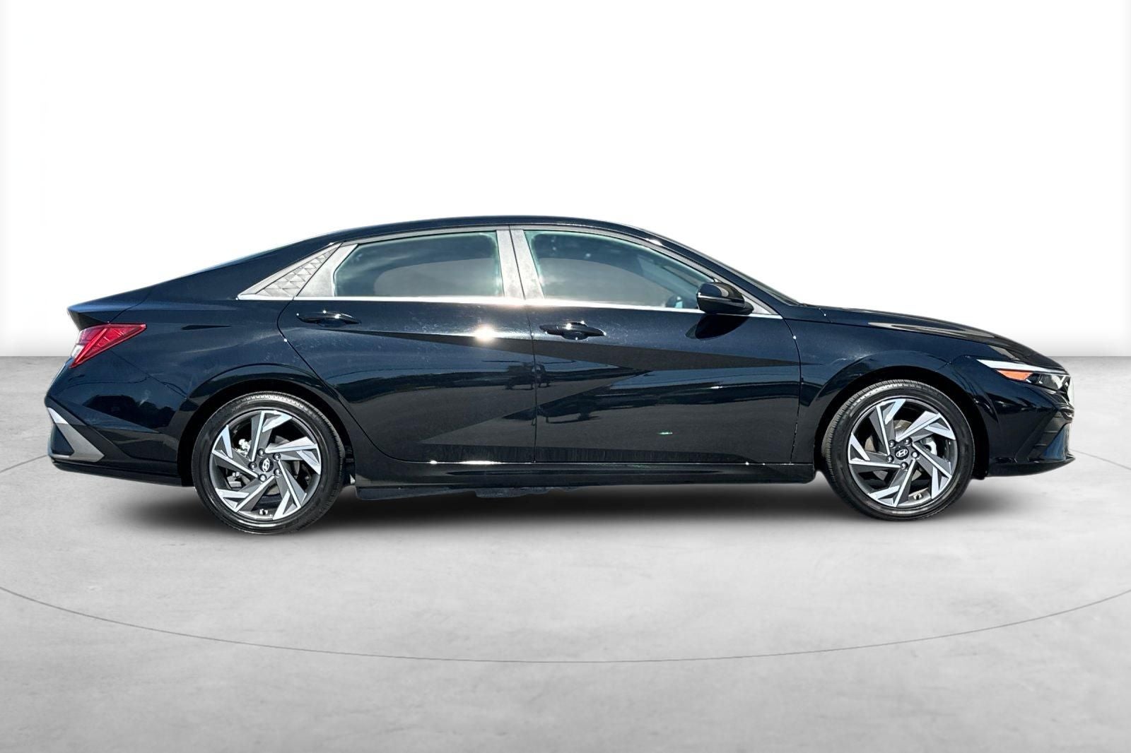 2025 Hyundai Elantra Hybrid Limited