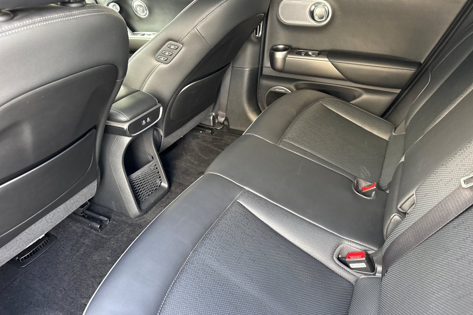 2023 Genesis GV60 Advanced