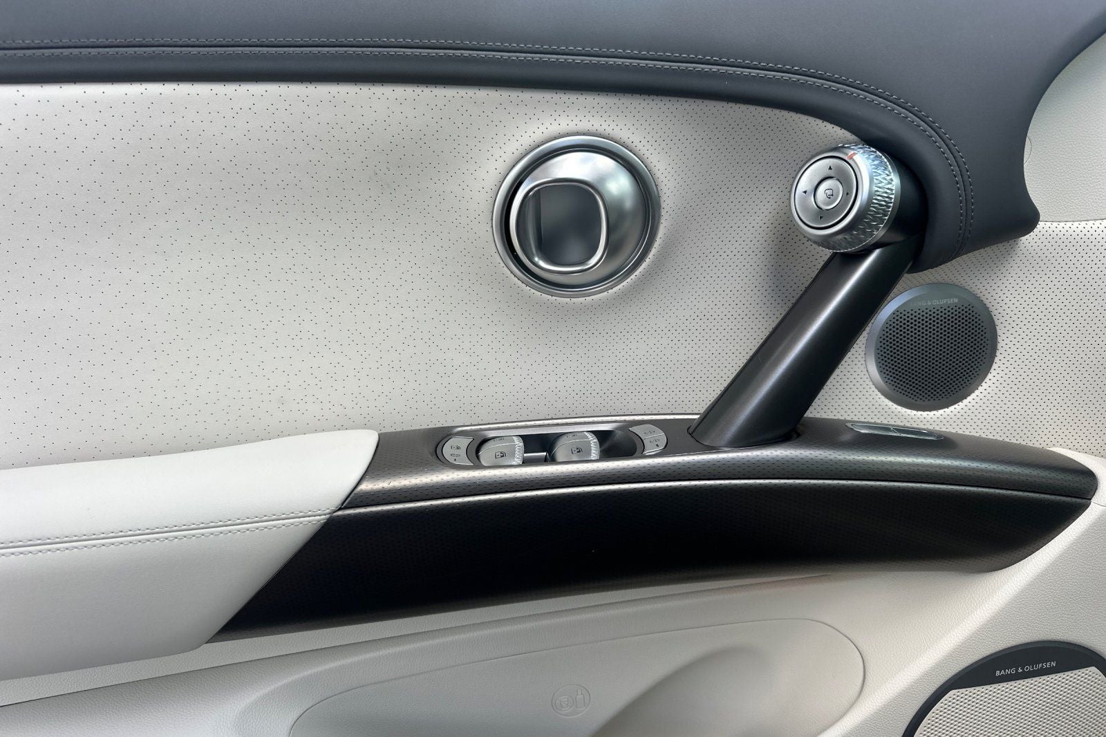 2023 Genesis GV60 Advanced