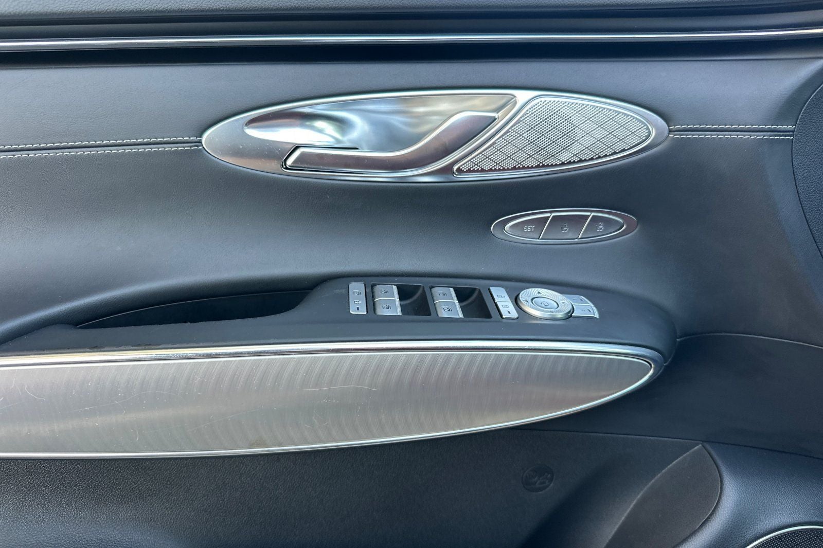 2023 Genesis GV70 2.5T Select