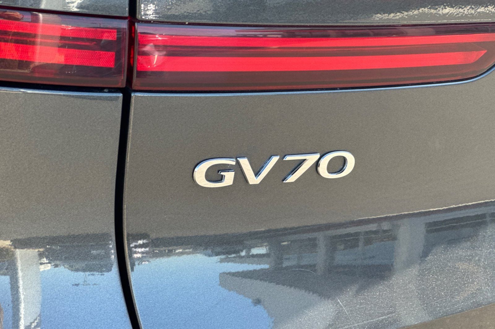 2025 Genesis GV70 2.5T