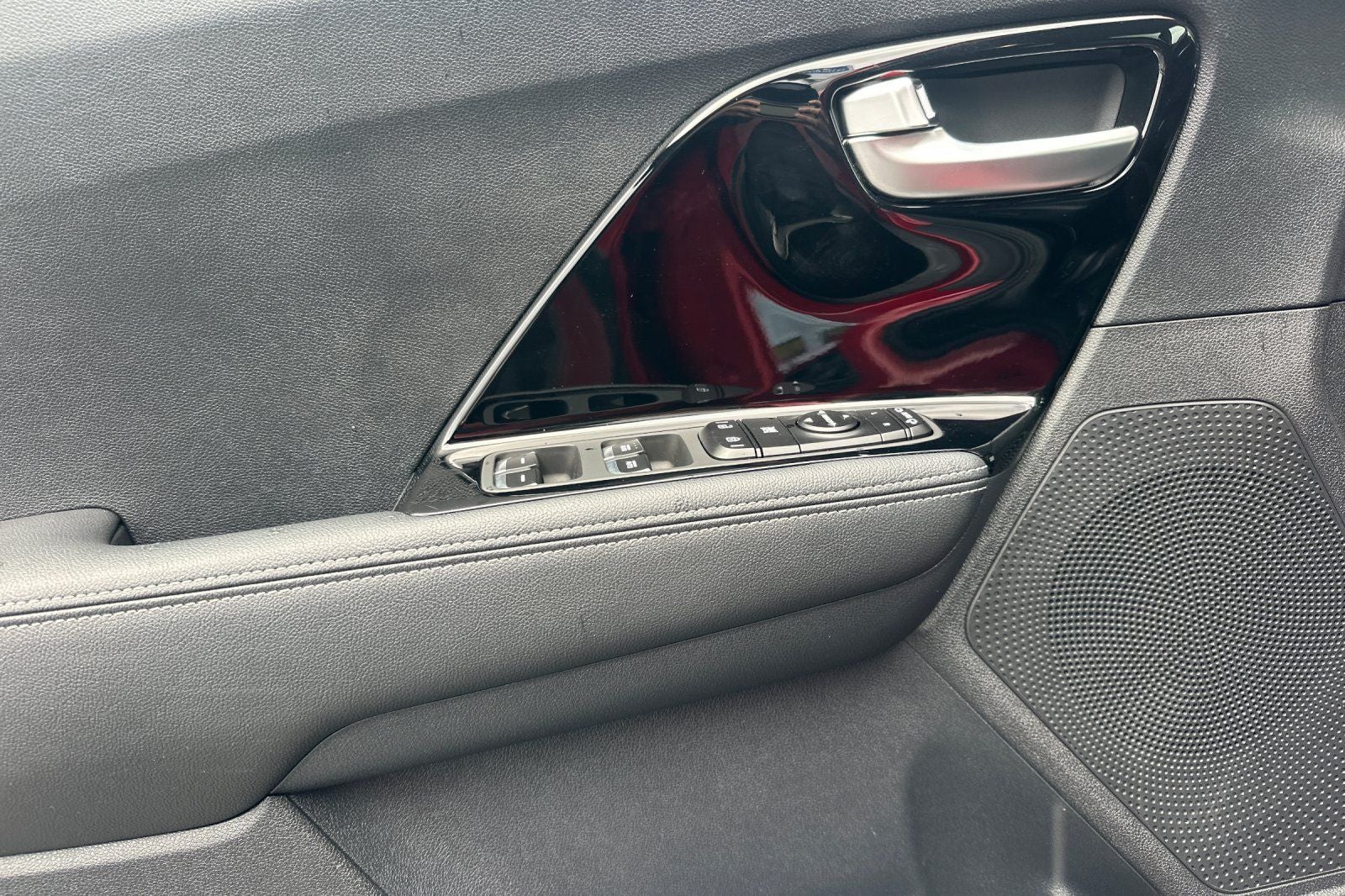 2020 Kia Niro Plug-In Hybrid EX