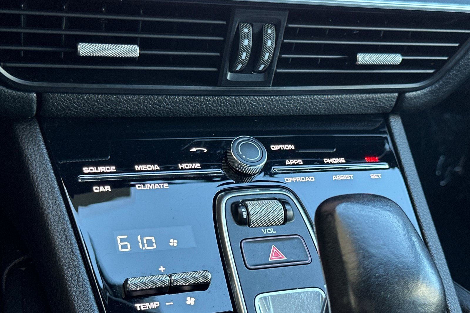 2023 Porsche Cayenne Platinum Edition