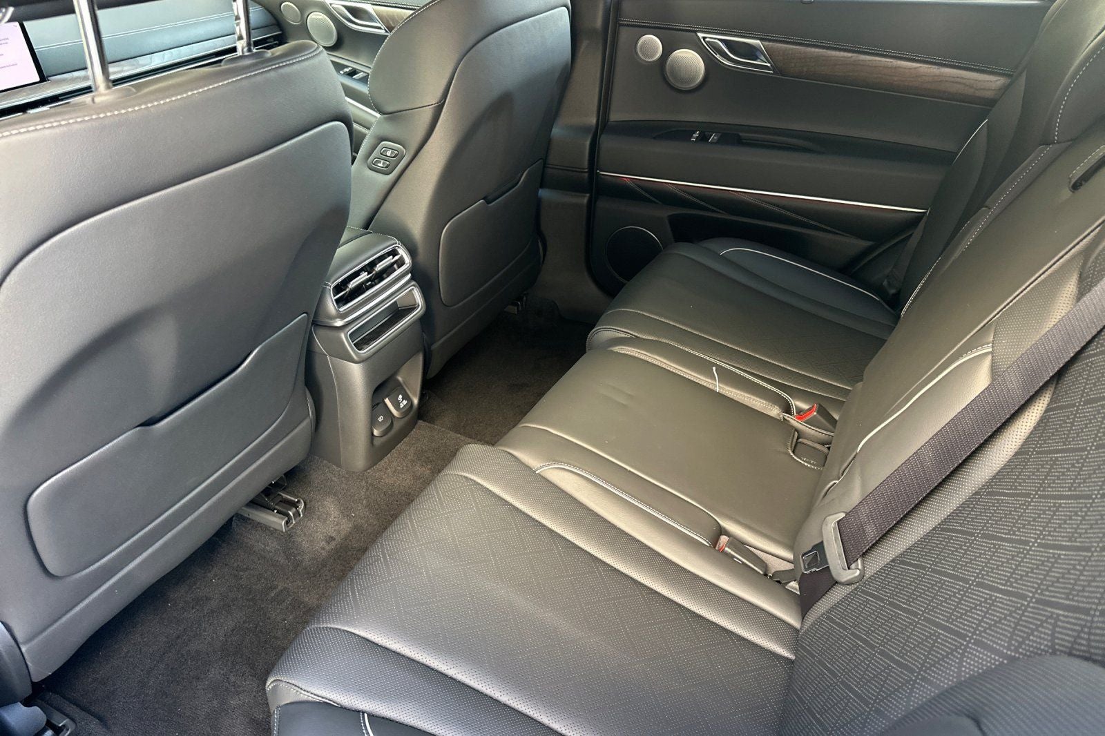 2027 Genesis GV80 2.5T ADVANCED