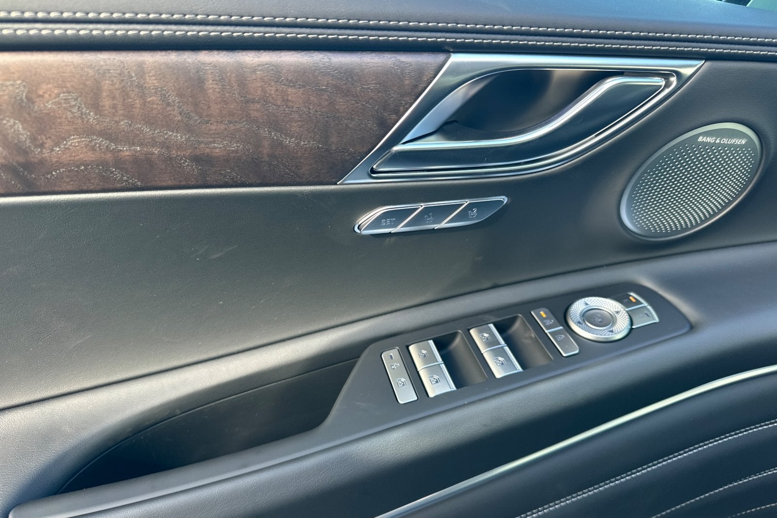 2027 Genesis GV80 2.5T PRESTIGE