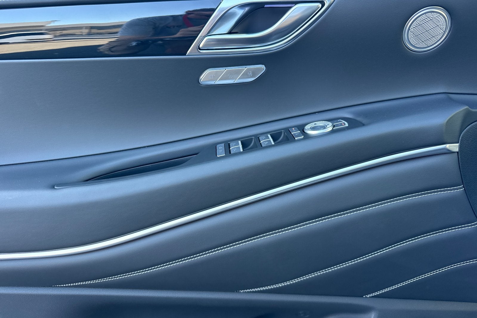 2027 Genesis GV80 2.5T