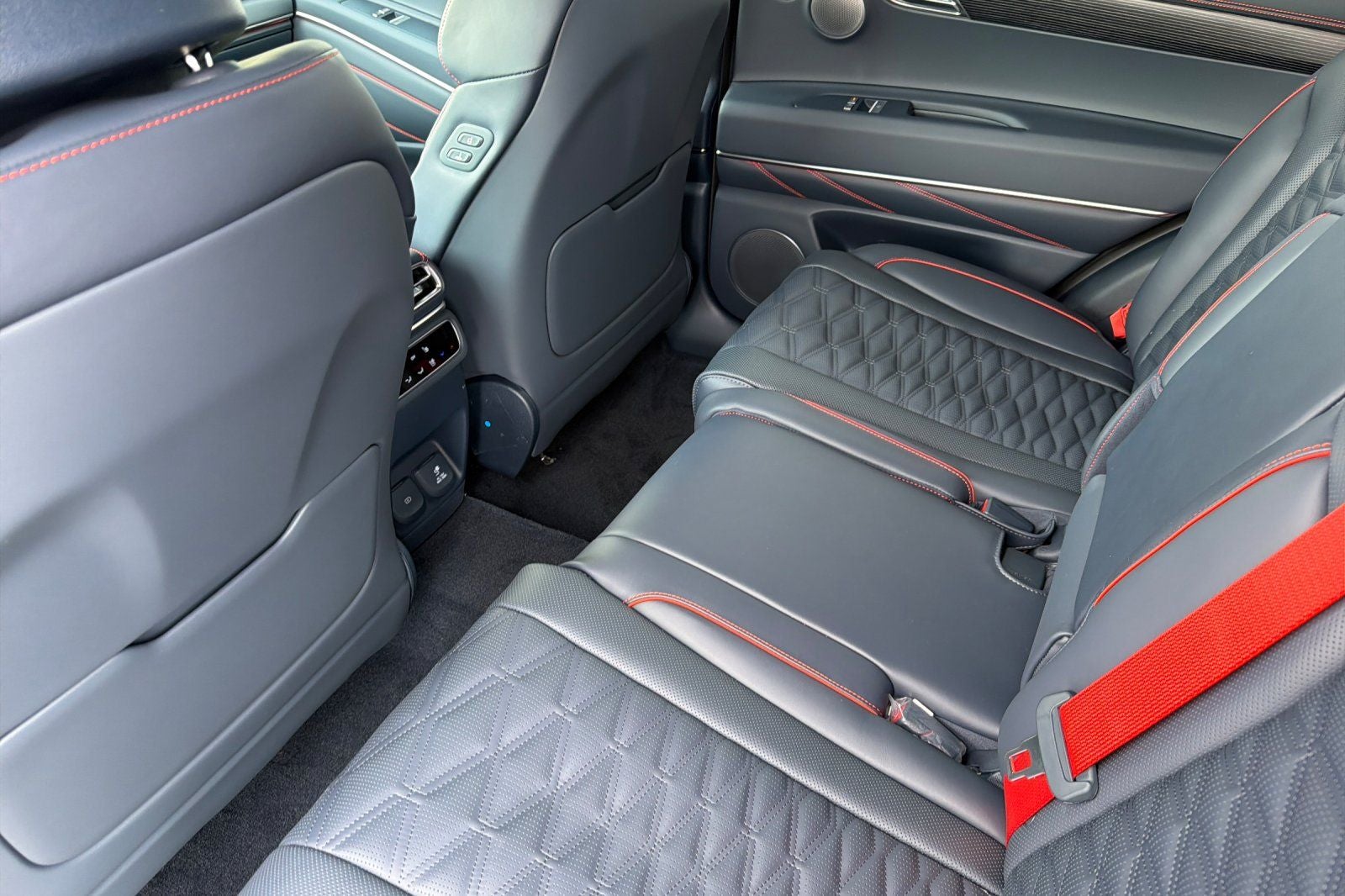 2027 Genesis GV80 Coupe 3.5T E-SC MHEV PRESTIGE
