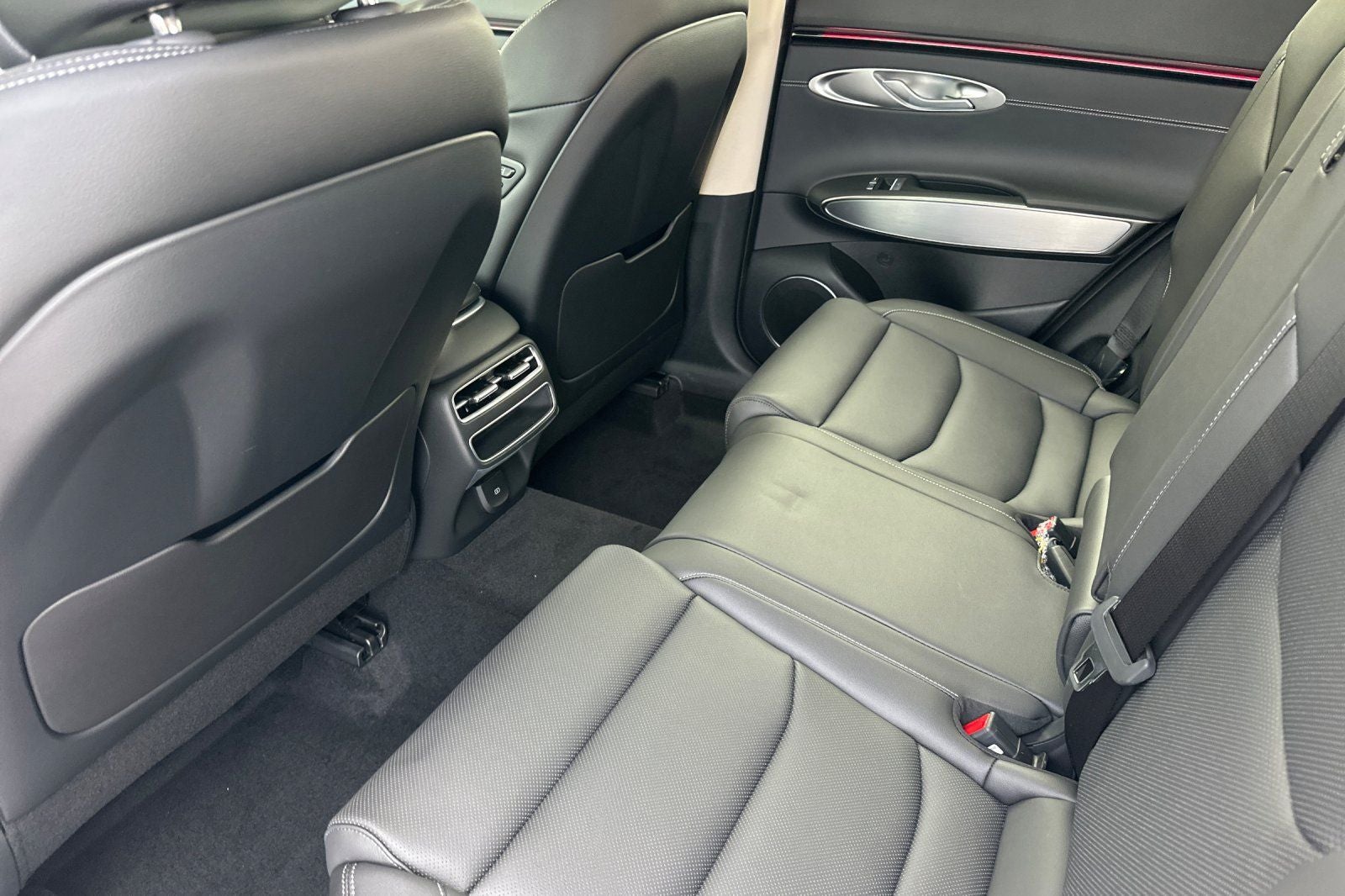 2027 Genesis GV70 2.5T SELECT