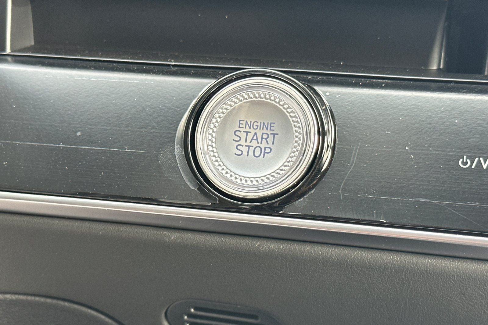 2027 Genesis GV70 2.5T SELECT