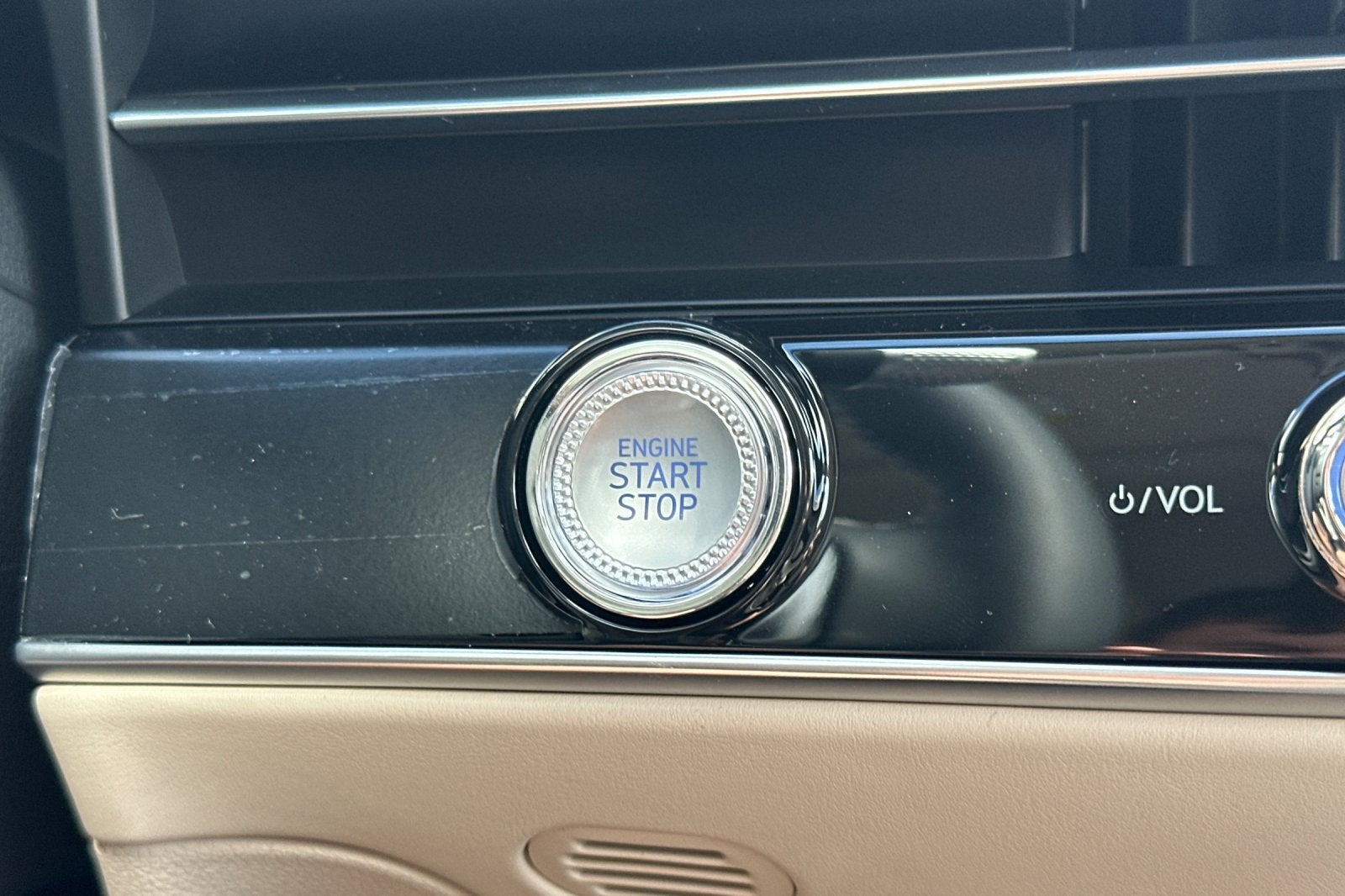 2027 Genesis GV70 2.5T ADVANCED