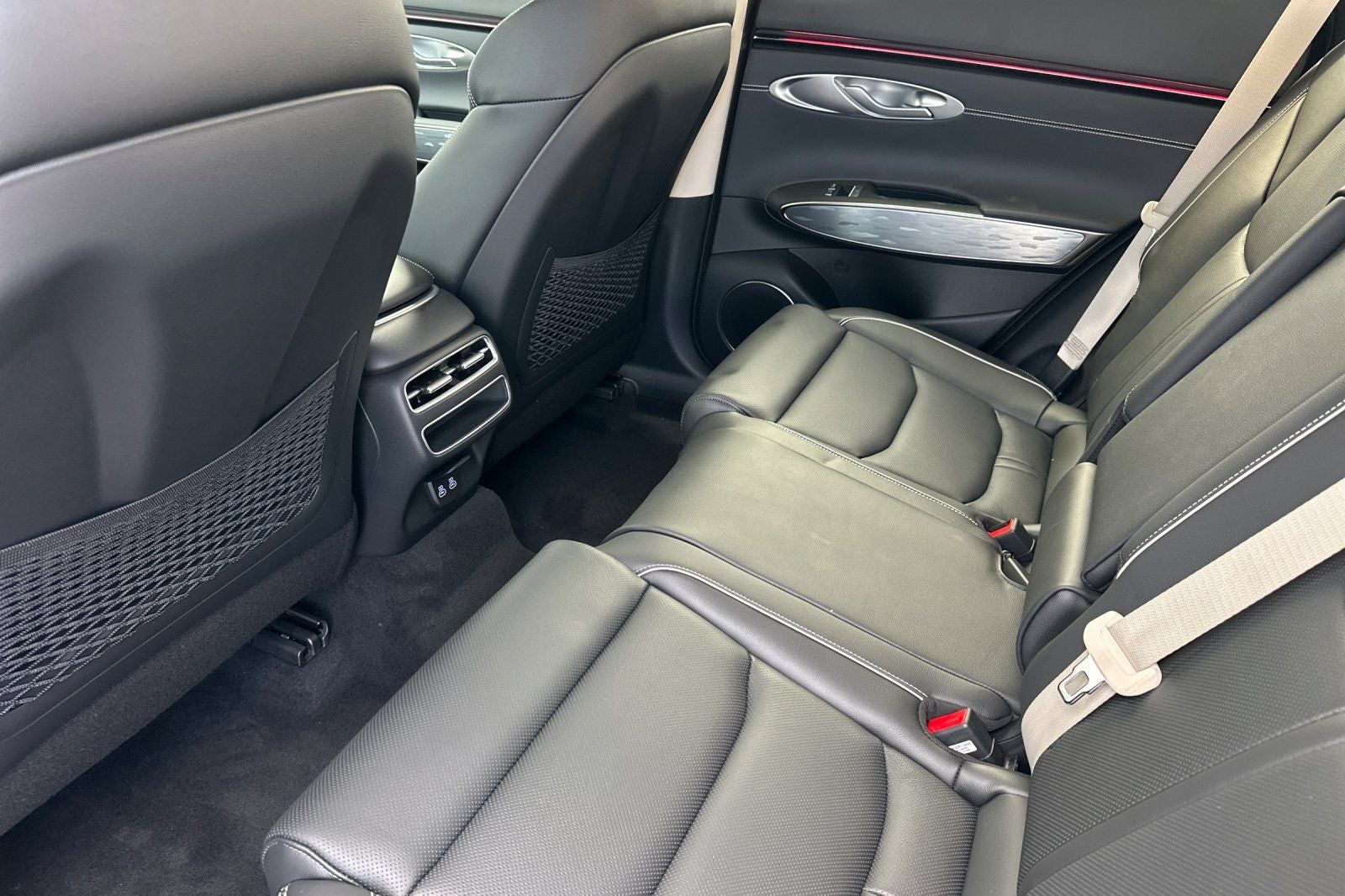2027 Genesis Electrified GV70 STANDARD