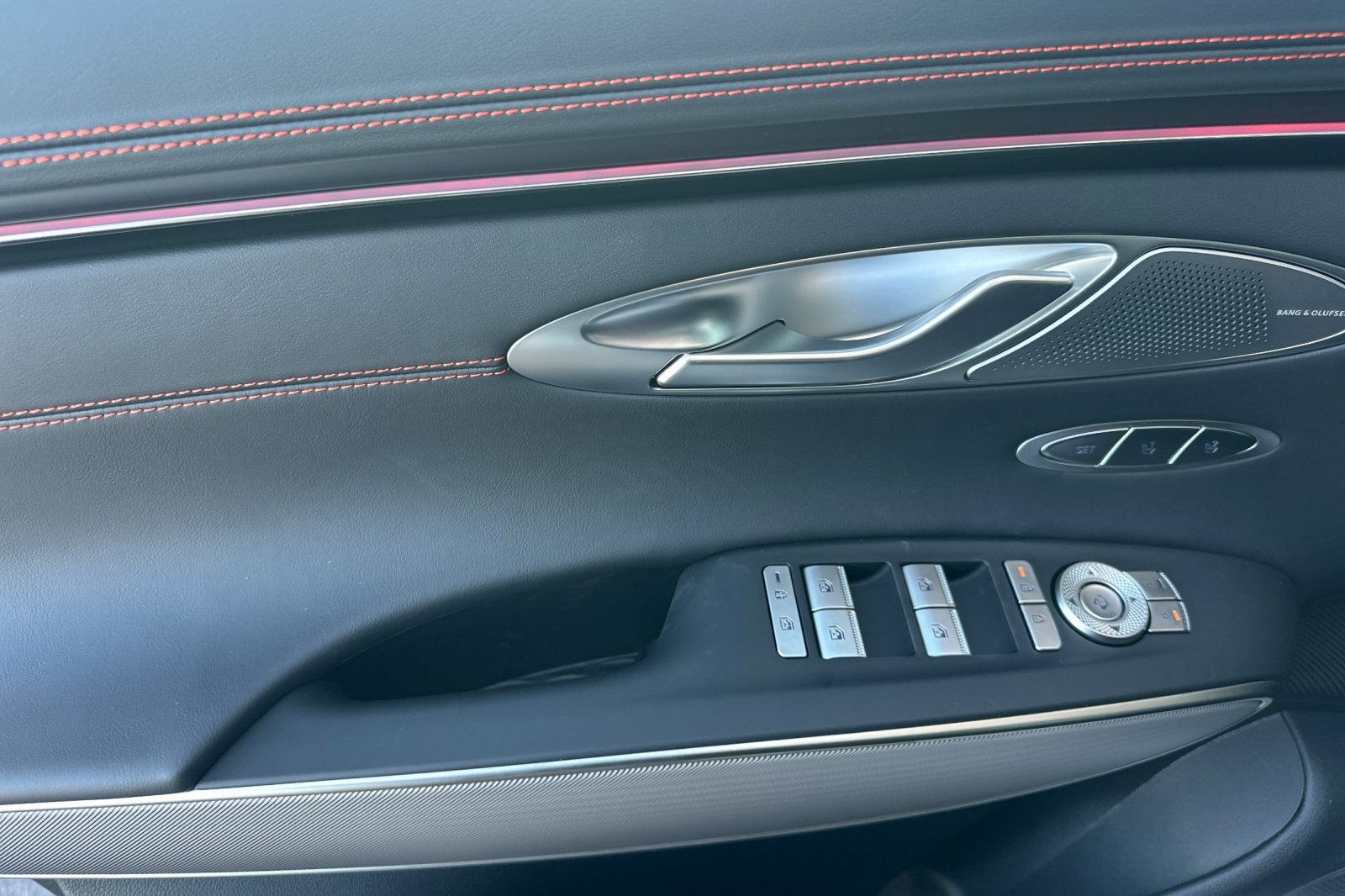 2027 Genesis GV70 2.5T SPORT PRESTIGE