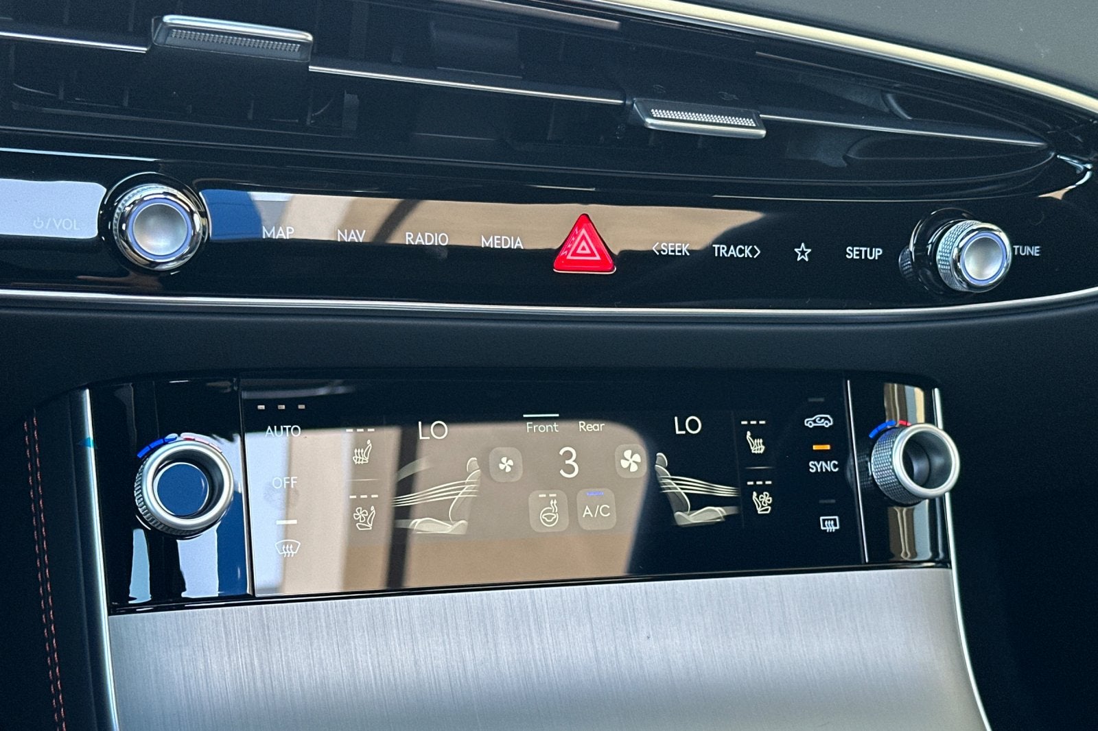 2027 Genesis GV70 2.5T SPORT PRESTIGE